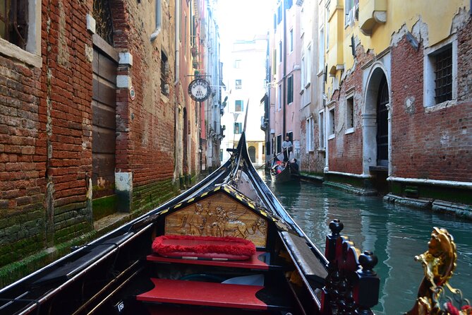 Charming Gondola Ride on the Grand Canal & Gondola Gallery™ - Planning Tips That Make or Break the Day