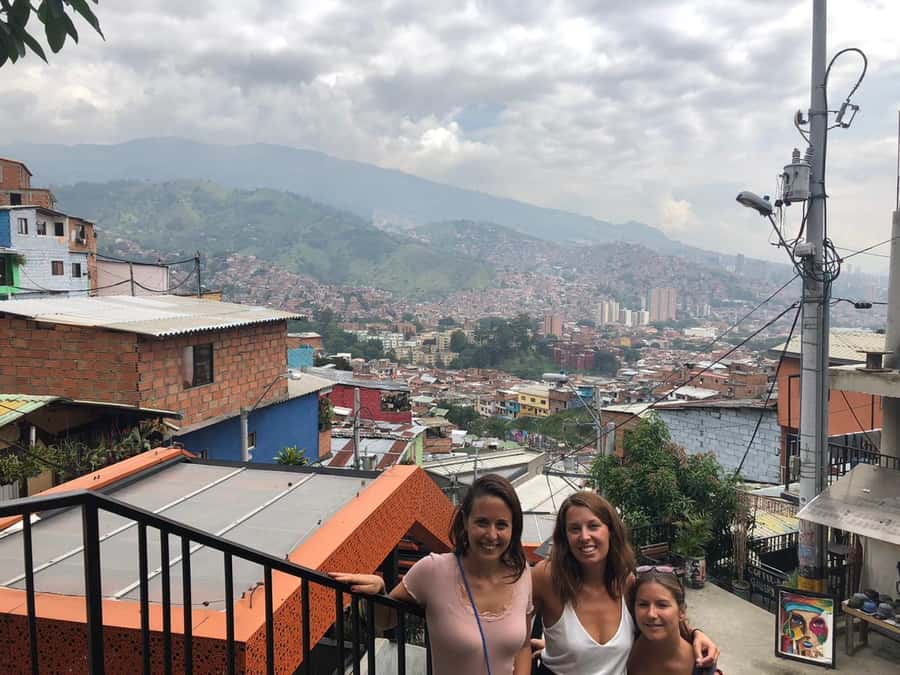 Comuna 13 Neighborhood & Street Art Private Tour - Cable car segment: the ride that buys you time and perspective