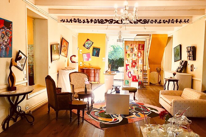 Curaçao Contemporary Art Tour - The cultural archive: the short stop that helps you connect dots