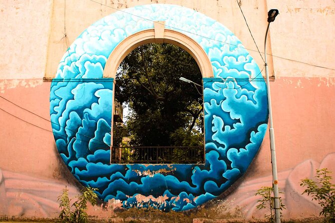 Delhi Street Art Tour - Lodi Gardens: tombs, mosques, and bridges in a 90-acre calm zone