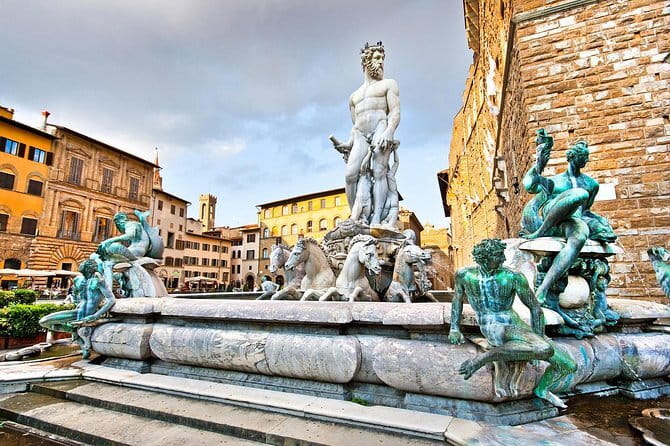 Discover Florence: Uffizi and Accademia Gallery small-group tour - Piazza della Signoria and Centro Storico: your fast intro to Florence’s big themes