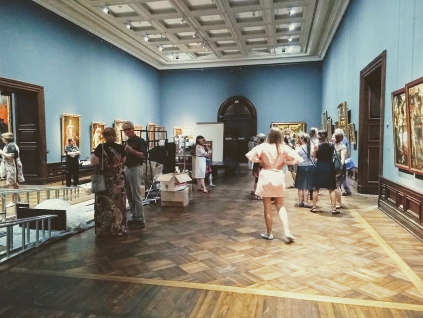 Dresden: Ticket + Tour Gallery Old Masters - The first stops: five quick paintings that teach you what to see