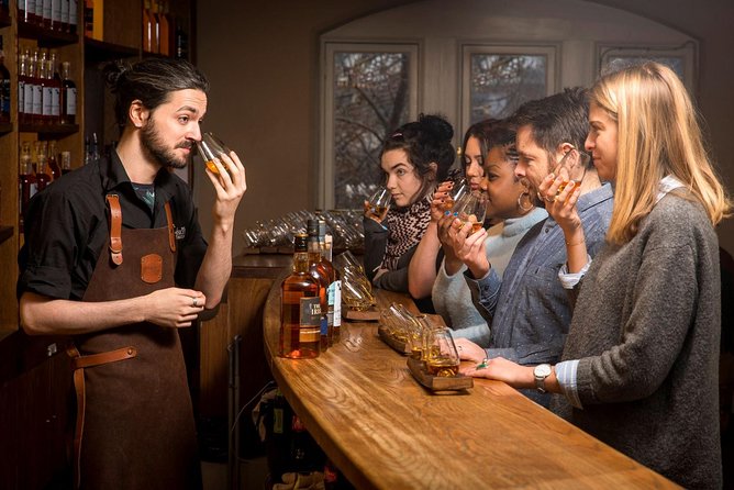 Dublin Irish Whiskey Museum and Gallery Guided Tour with Tasting - The Irish Whiskey Museum tour: a quick story you can actually follow