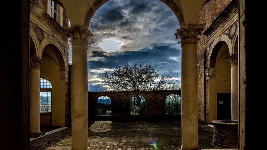 Ducal Palace of Urbino & Marche National Gallery Guided Tour - Pace, group size, and the price question