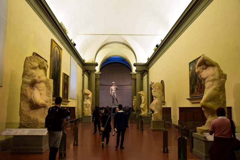 Florence: Accademia and Uffizi Gallery Guided Tour - Uffizi Gallery highlights: Botticelli, Leonardo, Michelangelo, and friends