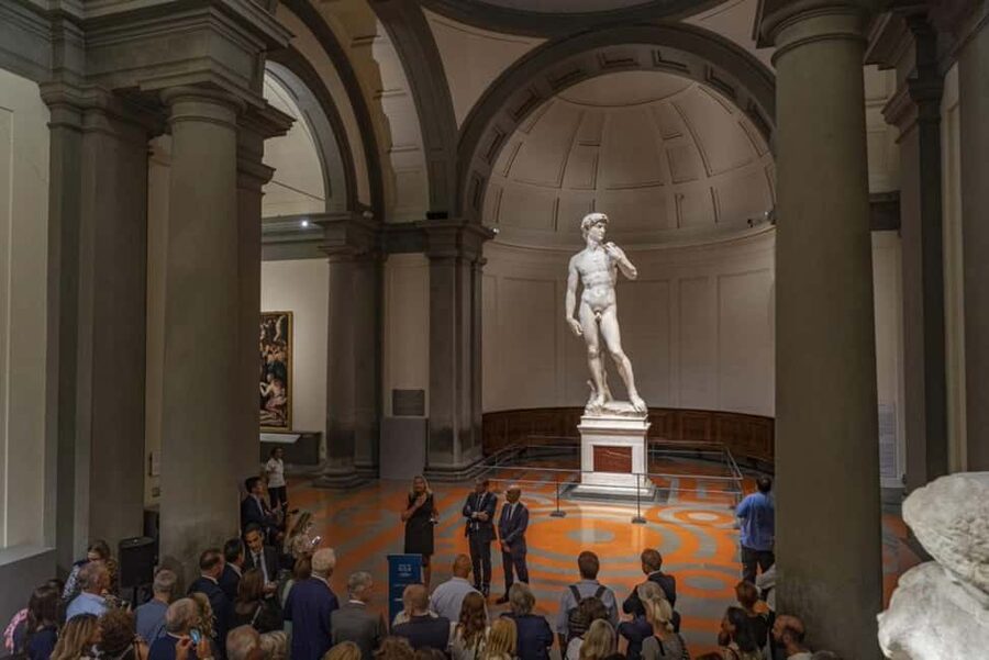 Florence: Accademia Gallery and Michelangelo’s David Tour - Arriving at the Accademia: How You Keep Momentum