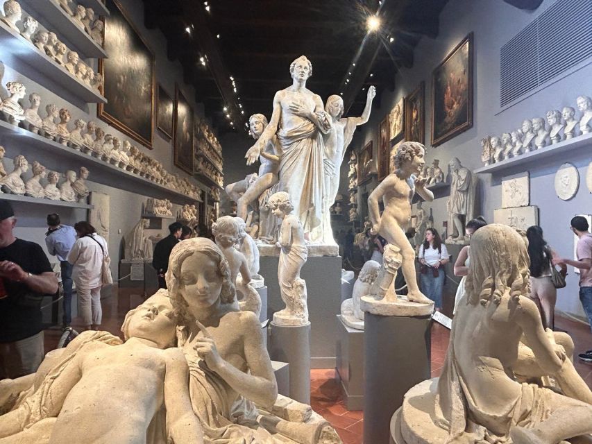 Florence: Accademia Gallery David Entry & Audio Guide App - Painting galleries: how Giotto and Botticelli fit together