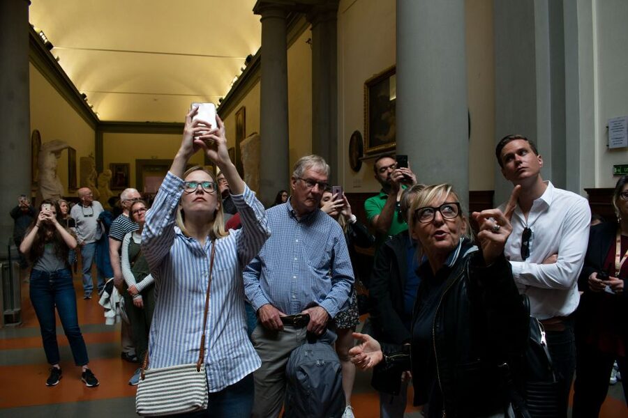 Florence: Accademia Gallery Guided Tour with Priority Access - Earphones and a Single-Language English Guide: A Small Detail That Helps a Lot