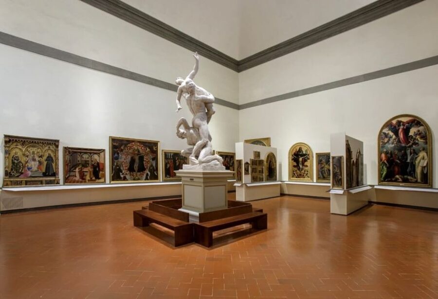 Florence: Accademia Gallery Skip the Line Small Group Tour - Meeting point and the walk that sets the tone
