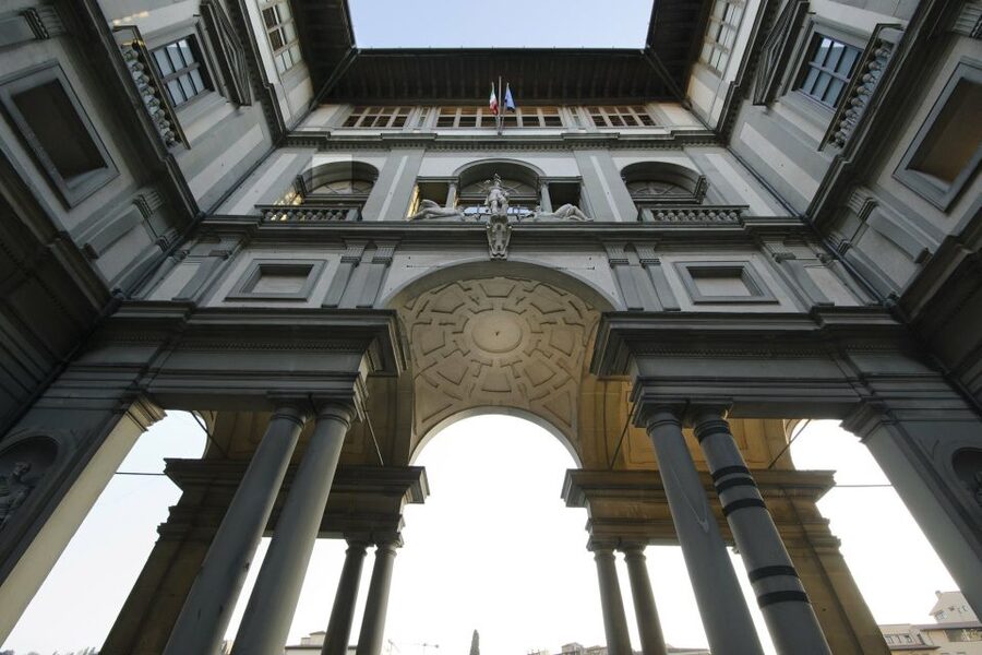 Florence: Early Morning Uffizi Gallery Guided Tour - Botticelli’s Venus: more than a famous painting