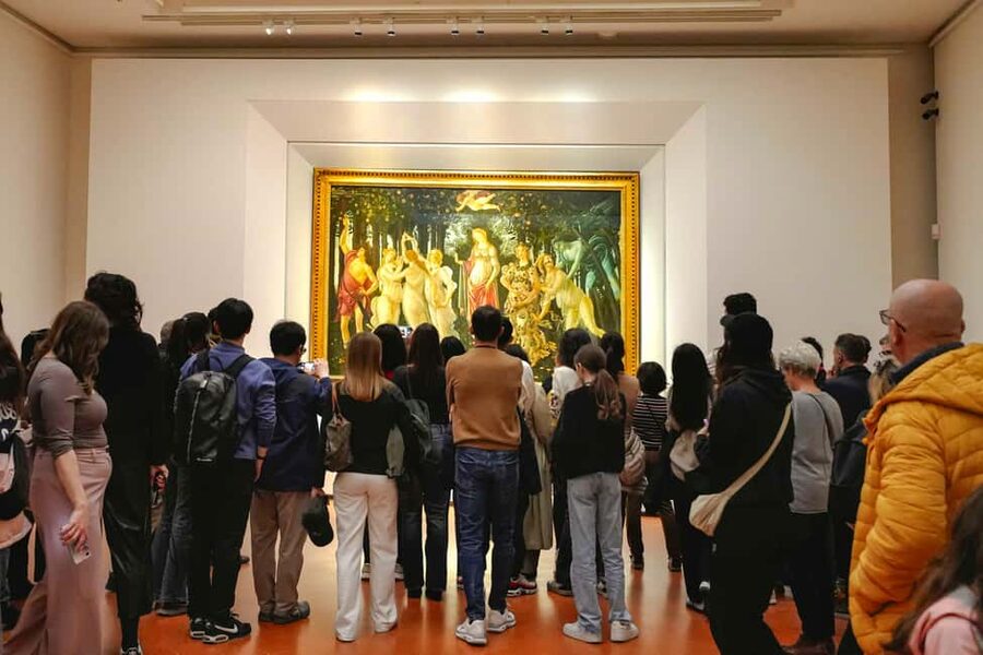 Florence: Fast Track Uffizi Gallery Guided Tour - Entering Uffizi fast with a priority lane that actually helps