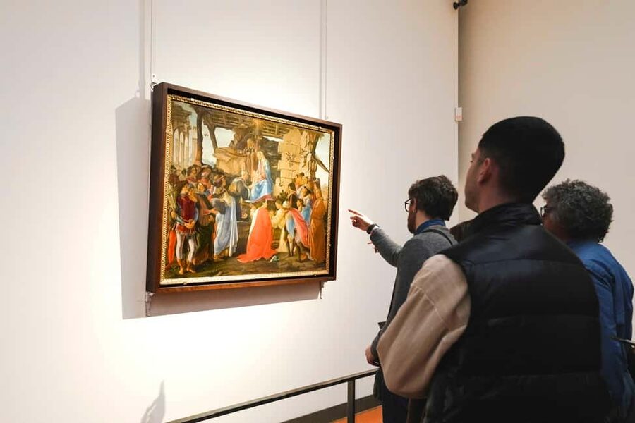 Florence: Fast Track Uffizi Gallery Guided Tour - Giorgio Vasari’s building: the art museum that feels like a machine