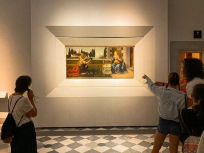 Florence: Fast-track Uffizi Gallery Hosted Tickets - Meeting in front of the Giotto statue with ItalyPass Tours
