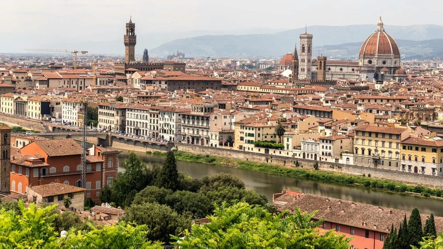 Florence: Golf Cart Tour to Fiesole & Michelangelo Square - Guide Quality: What You Can Expect From Live Interpretation