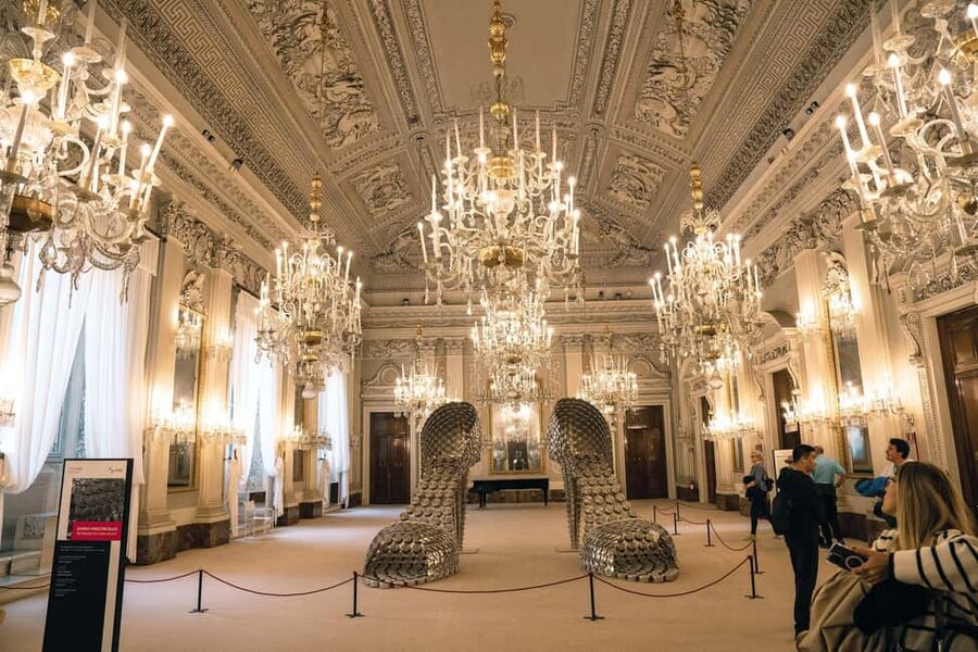 Florence: Palatina Gallery and Pitti Palace Guided Tour - Palazzo Pitti’s Royal Apartments: kingship in the same rooms you’re already seeing
