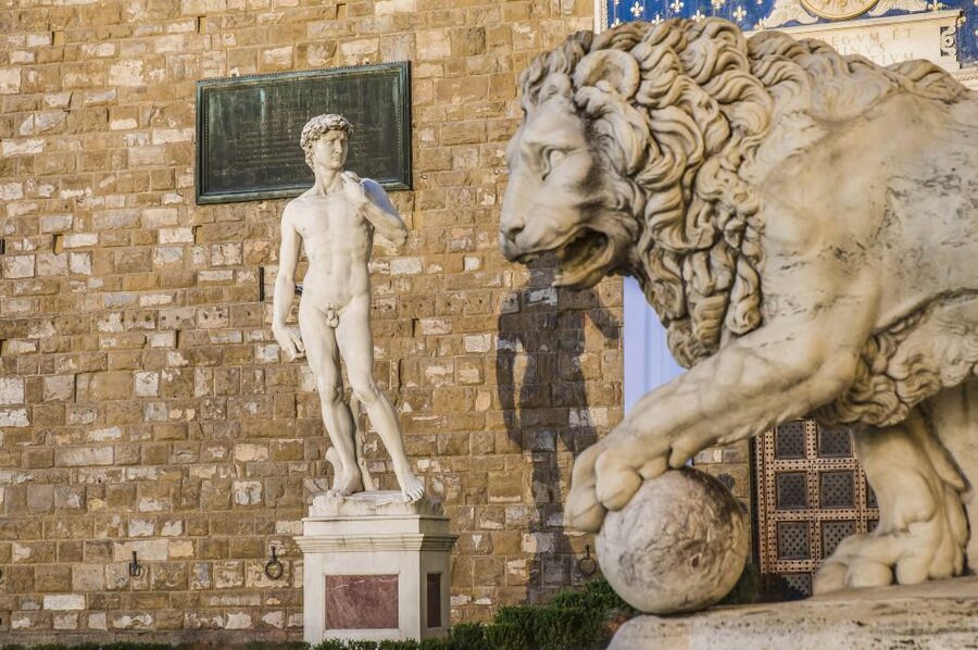 Florence: Private 3-Hour Guided Tour & Uffizi Gallery Visit - Piazza della Signoria: Loggia dei Lanzi and Palazzo Vecchio with the Arnolfo Tower