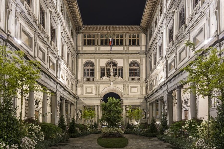 Florence: Private Uffizi Gallery Tour - Caravaggio and the dramatic edge in The Shield with the Head of Medusa