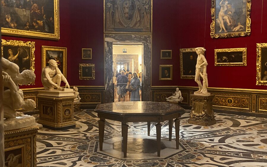 Florence: Uffizi Gallery and Vasari Corridor Private Tour - Vasari Corridor: Giorgio Vasari’s 1565 secret route, plus what’s inside