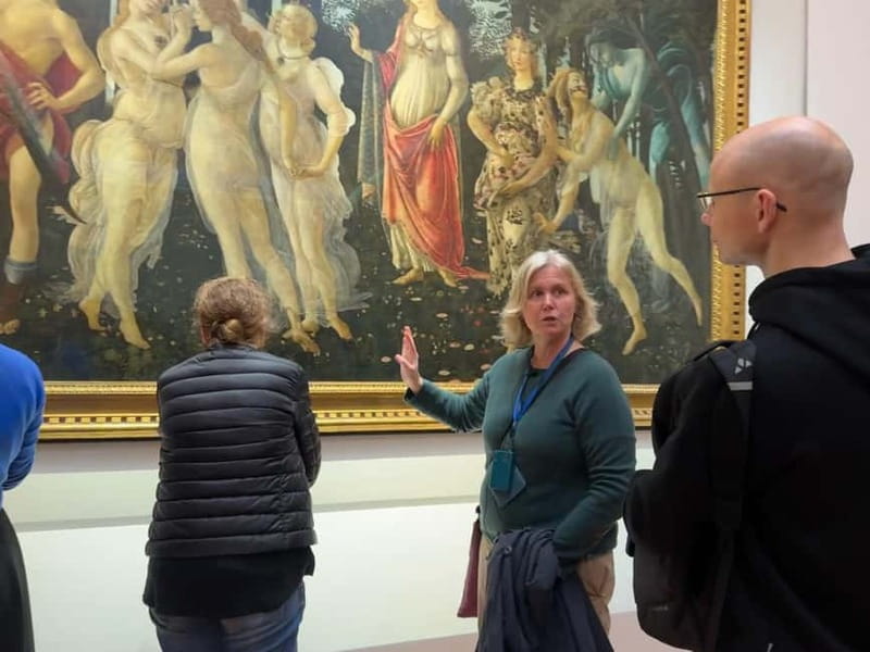 Florence: Uffizi Gallery Fast-Track Ticket - Meeting Your Host: Leonardo Da Vinci Statue and the White Flag