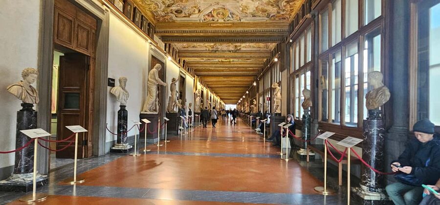 Florence: Uffizi Gallery, Free Museum Day With a Guide - Practical tips to make your visit feel smoother