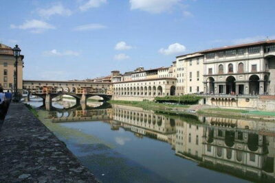 FLORENCE: Uffizi Gallery + Palazzo Vecchio monolingual Guided Tour - Small Group - Entering Uffizi Gallery with timed entry and a small-group pace
