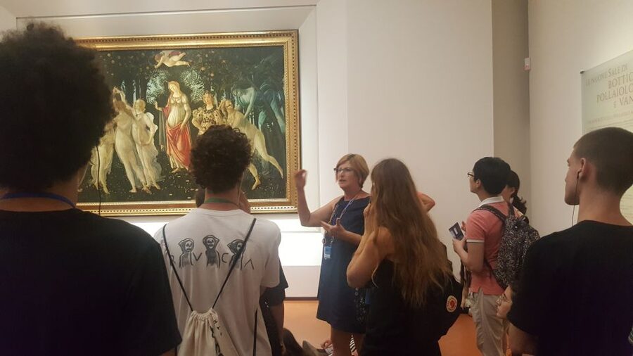 Florence: Uffizi Gallery Private Treasure Hunt for Families - Where the Family Moment Lands: Portrait Time at the End
