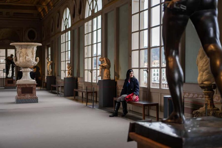 Florence: Uffizi Gallery Reserved Entry Ticket & Audioguide - The audioguide app setup: your best friend and your biggest responsibility
