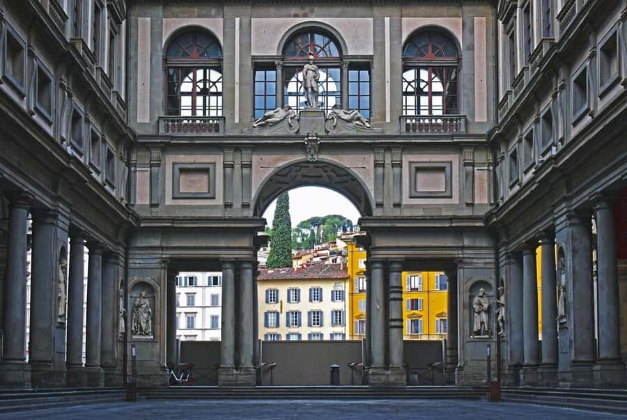Florence: Uffizi Gallery Skip-the-Line Tickets - The Crowd Reality: Skip the Line, Not the Whole World