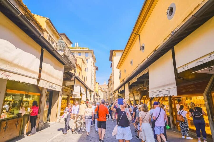 Florence: Walking Tour and Accademia Gallery Tour - Piazza della Repubblica: a perfect break in the tour rhythm