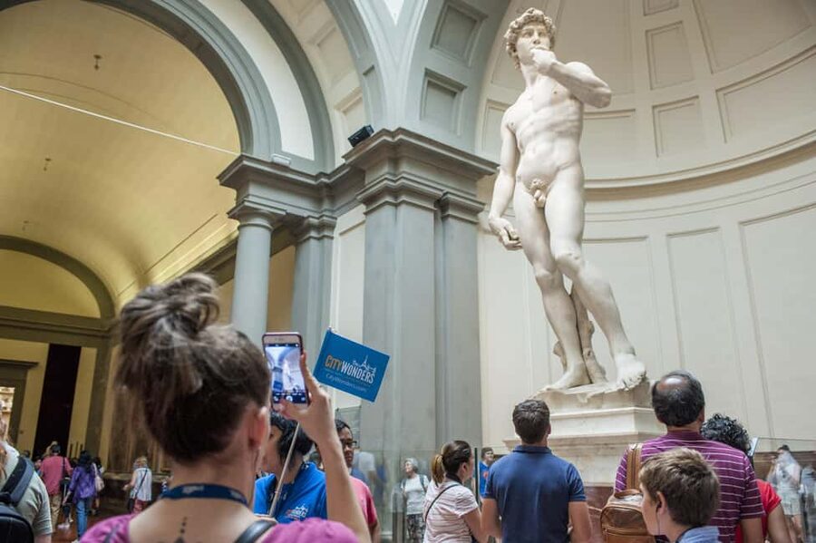 Florence: Walking Tour with Skip-the-Line Accademia Gallery - What the guide adds (and why it changes the day)