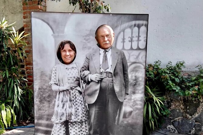 Frida Kahlo Museum & Coyoacán Walking Tour with Art Expert - What “private tour” means in real life