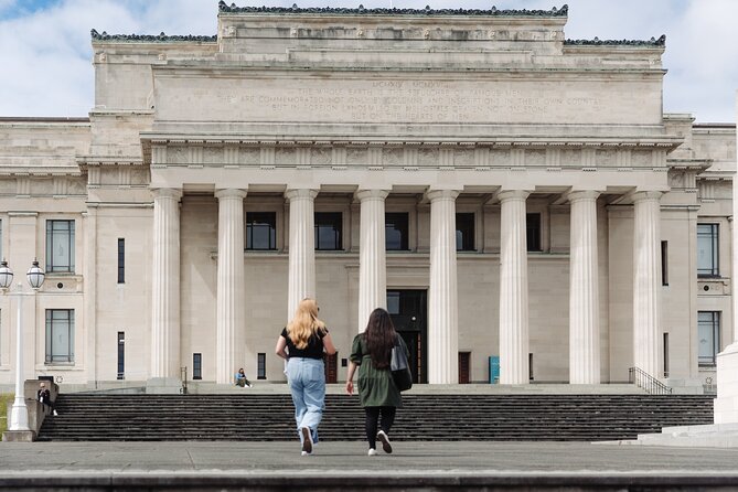 Gallery Highlights Tour and General Admission - Stop 1: Māori culture, Polynesian navigators, and Aotearoa’s natural story