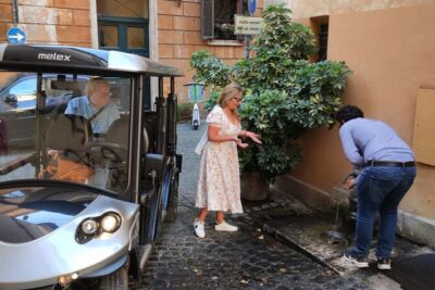 Golf Cart Tour: Private Experience of Rome's City Center - Meeting your guide and getting picked up in the Aurelian walls