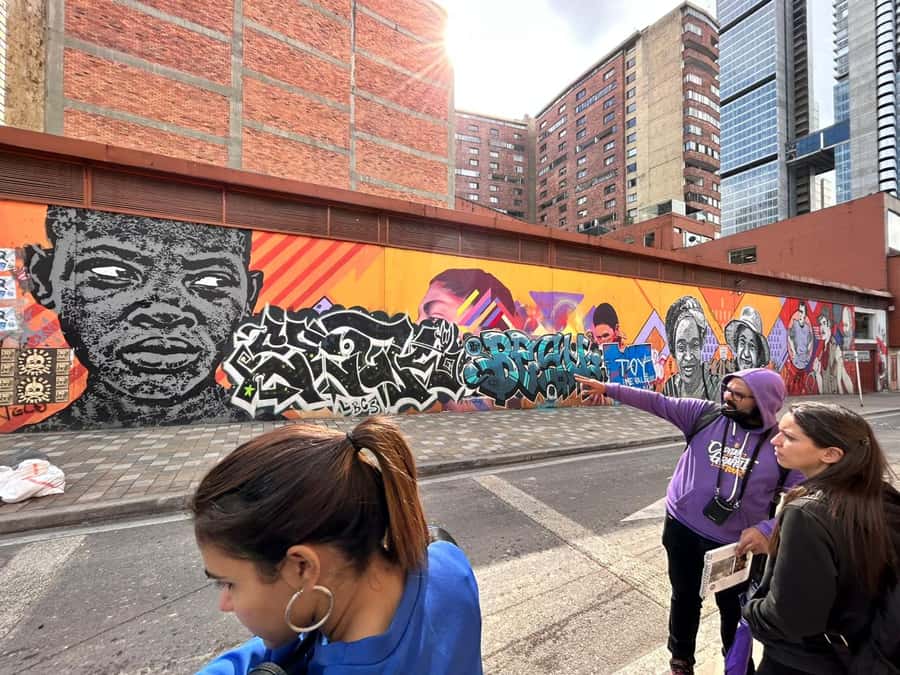 Graffiti Tour: a fascinating walk through a street art City - The Tallest Illegal Graffiti in Colombia: What You Should Look For