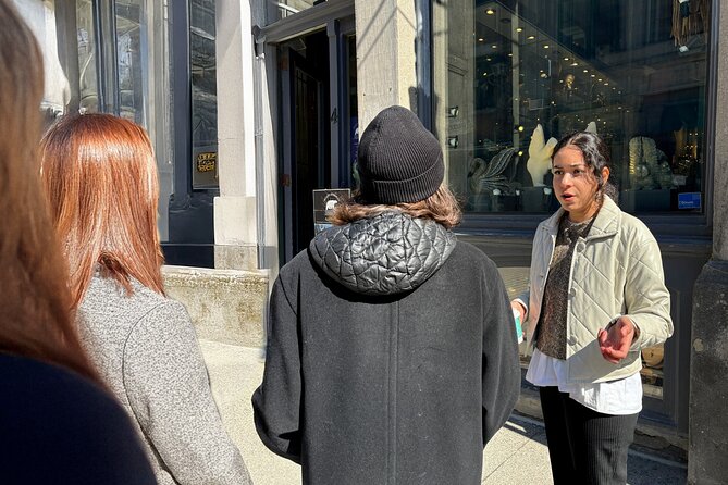 Guided Art Gallery Tour in Montreal - Galerie d’art Blanche: local artists on Montreal’s oldest street