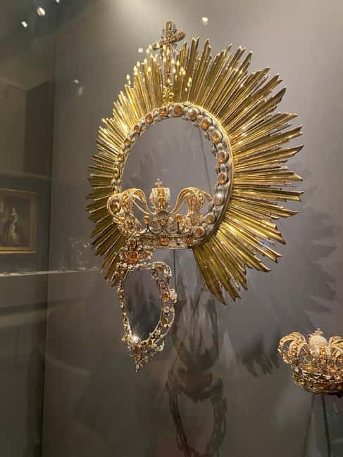 Guided Tour of The Royal Collections Gallery - Tapestries, Armour, Carriages, Musical Instruments, and Sculptures