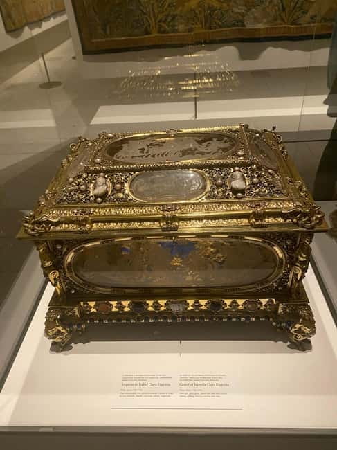 Guided Tour of The Royal Collections Gallery - What You Don’t Get: Food, Drinks, and Free Time