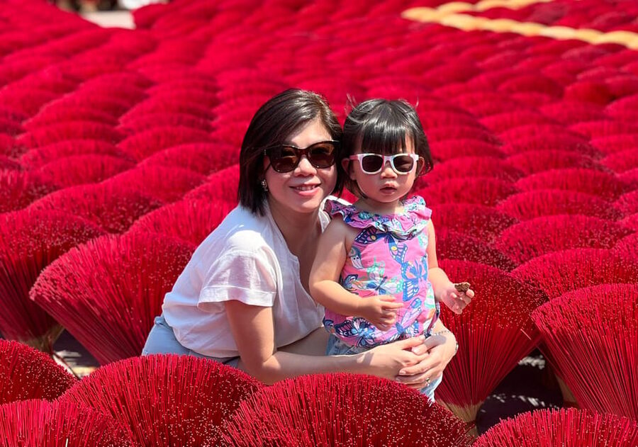 Hanoi's Artisan Trail Incense, Hat Making & Lacquer Art Tour - Train Street photo stop: plan it like a mini photo session