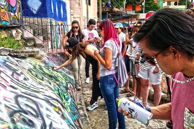 History and Street Art Tour in Comuna 13 - Why the history matters (and how not to miss it)