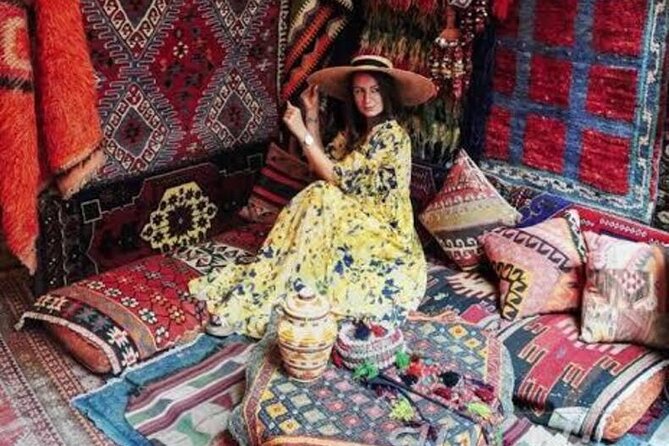 Istanbul Carpet Weaving Workshop & Carpet Gallery Tour - Cagaloglu stop: welcome drinks and the carpet symbolism lesson
