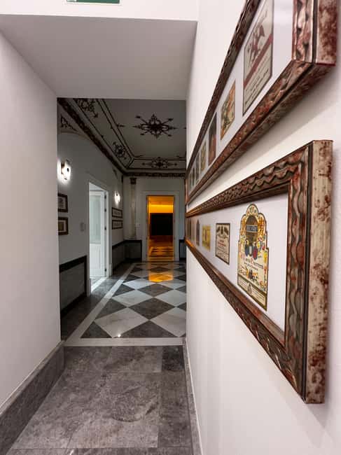 Jerez de la Frontera: Sherry Gallery and San Dionisio Palace - Interactive touchscreens and aroma modules: how to use them