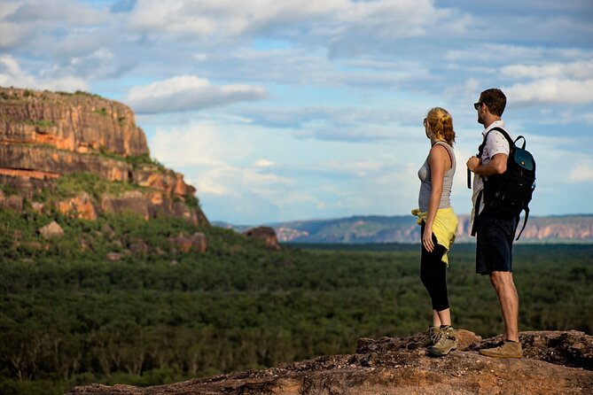 Kakadu National Park Wildlife & Ubirr Rock Art Tour from Darwin - Kakadu welcome photo stop and Jabiru: quick grounding points
