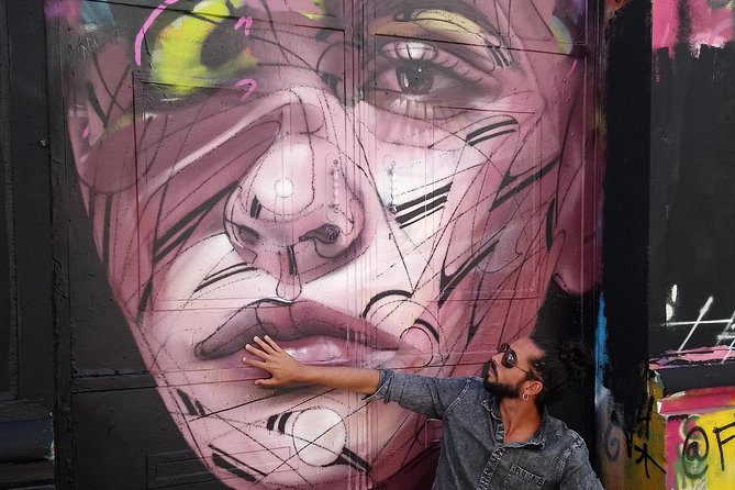 Kickstart Street Art Tour in Lisbon - Guides make it: Caitia and Igor’s storytelling style
