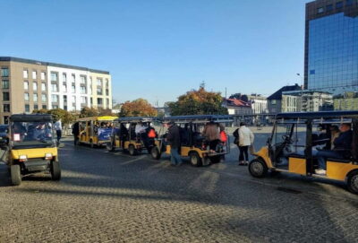 Krakow: Jewish Quarter and Ghetto Sightseeing Golf Cart Tour - Meeting the Golf Carts at Parking Kiss&Ride (and What to Bring)