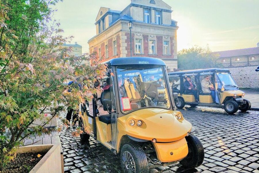 Krakow: Old Town, Ghetto, and Kazimierz Golf Cart Tour - Getting Started at Parking Kiss&Ride and Finding the Cart