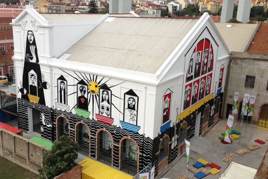 Lisbon: 3-Hour Street Art Tuk Tuk Tour - Your Guide on Street Art: What to Ask and What to Notice