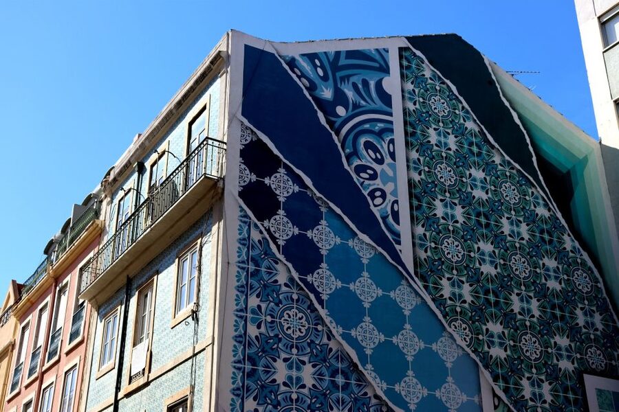 Lisbon: Street Art and Historical Walking Tour - The 3-hour walk: pace, shoes, and how to enjoy it without stress