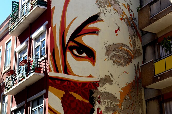 Lisbon Street Art and Lookout Point Tour - Start at Miradouro da Graça for a Real First Impression