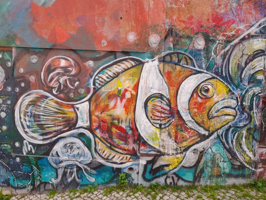 Lisbon Street Art Lovers Walk - Graffiti and street art in Lisbon: legal, illegal, and the social reason