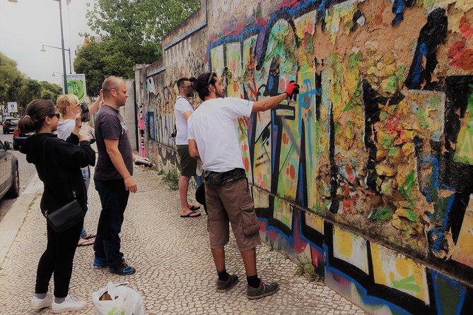 LISBON Street Art Tour - Stops 3: Graça and São Vicente murals, including Walls of Fame